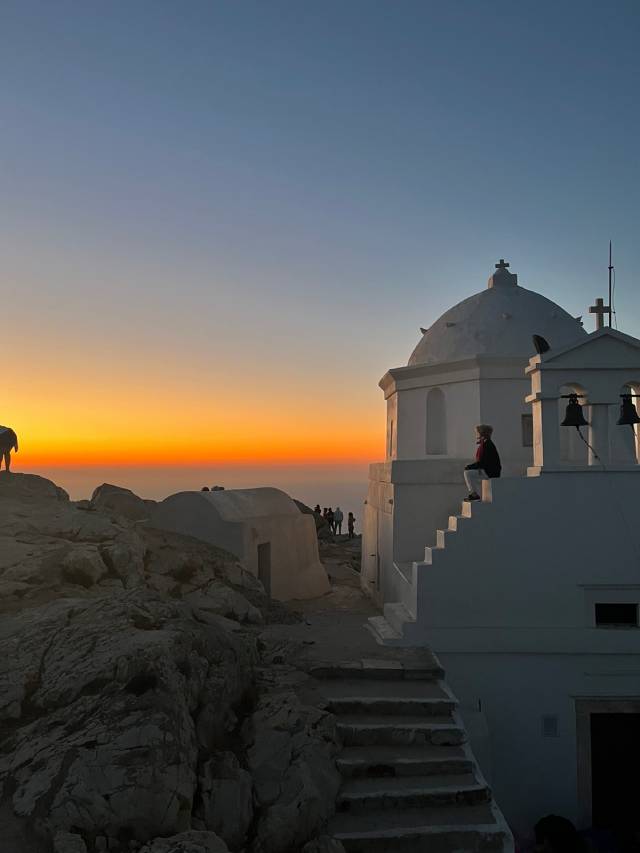 sunset-church-anafi-voltatours