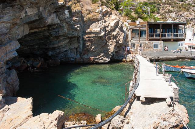 thermal-springs-ikaria-voltatours