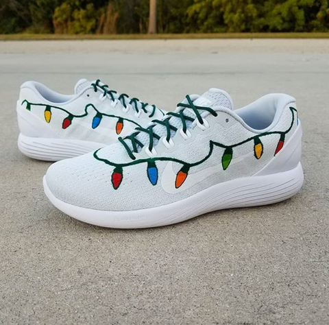 Nike con luces navideñas