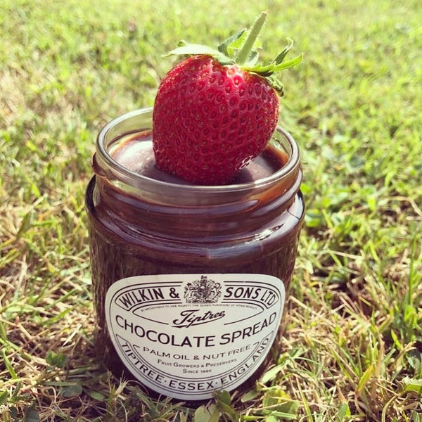 Chocolate Spread with a Strawberry