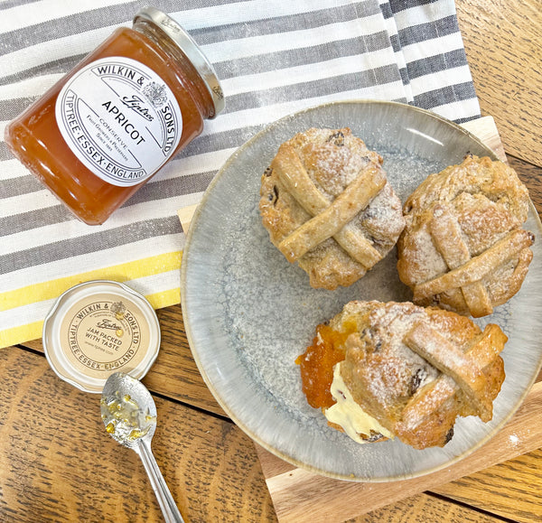 Hot Cross Bun Scones