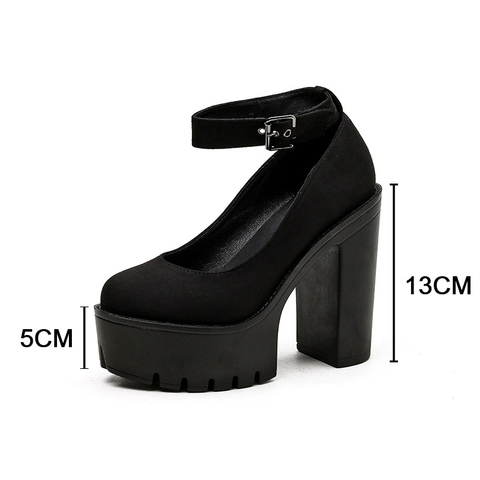Black Heel Shoes - Woman Fashion.