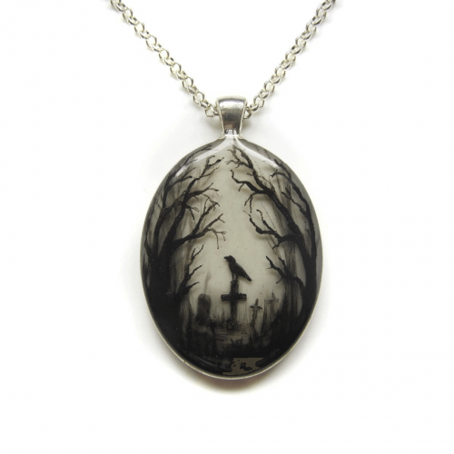 Pendentif ovale peint à la main de cimetière en bois sombre / chaîne de style gothique avec pendentif mystique