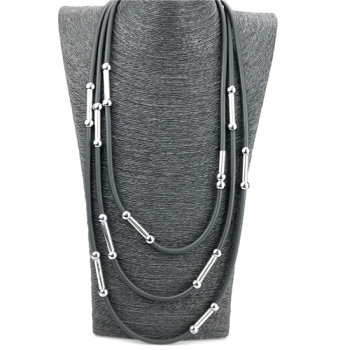 Colliers en caoutchouc faits à la main / Bijoux en corde noire pour femmes / Colliers avec pendentif Bohême