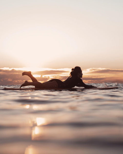 Danielle Nieuwendyk surf sunrise