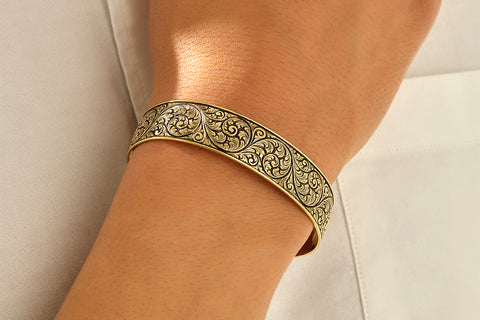 Black and gold luxury bracelet