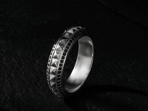 Men's Pyramid Ring in Solid Silver