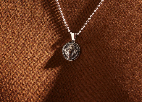 Men's Leo Necklace Pendant in Solid Silver