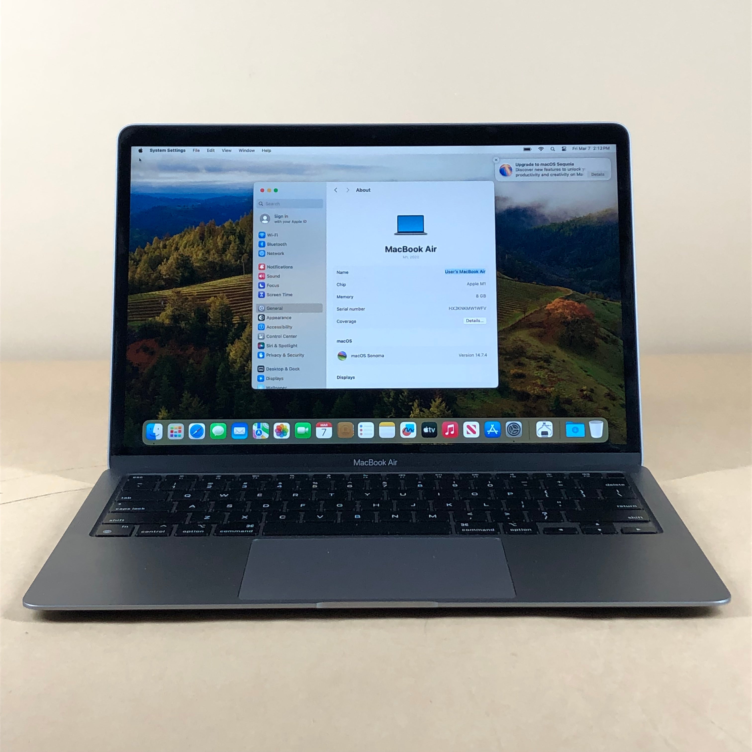 2020 Apple MacBook Air 13.3" M1 7C GPU 3.2GHz 8GB RAM 256GB SSD A2337