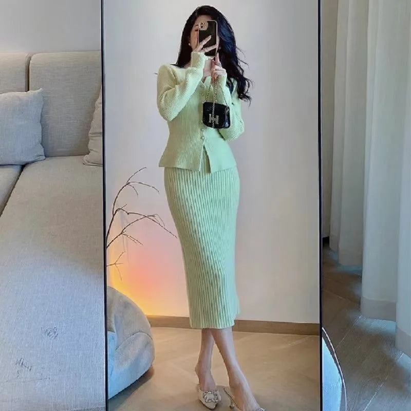 French Chic Sweater Suit: Autumn/Winter Collection for Women