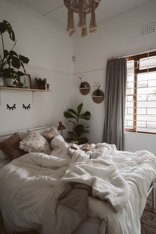 white comforter bedding