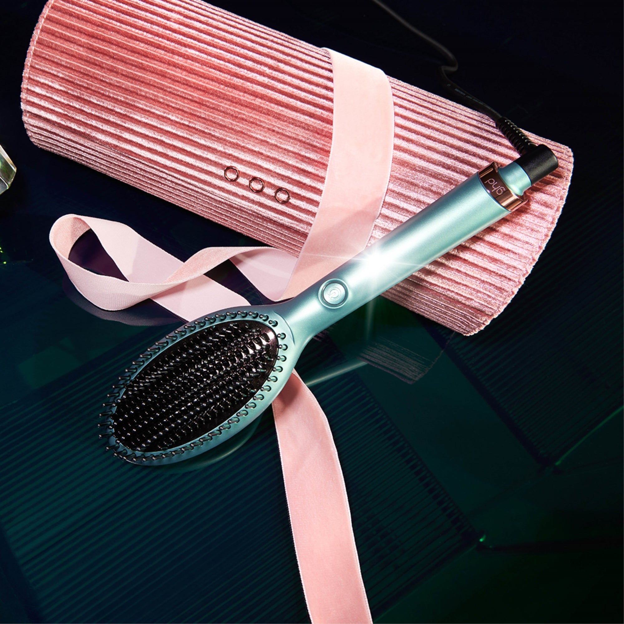 Picture of Glide Hot Brush Limited Edition in Alluring Jade