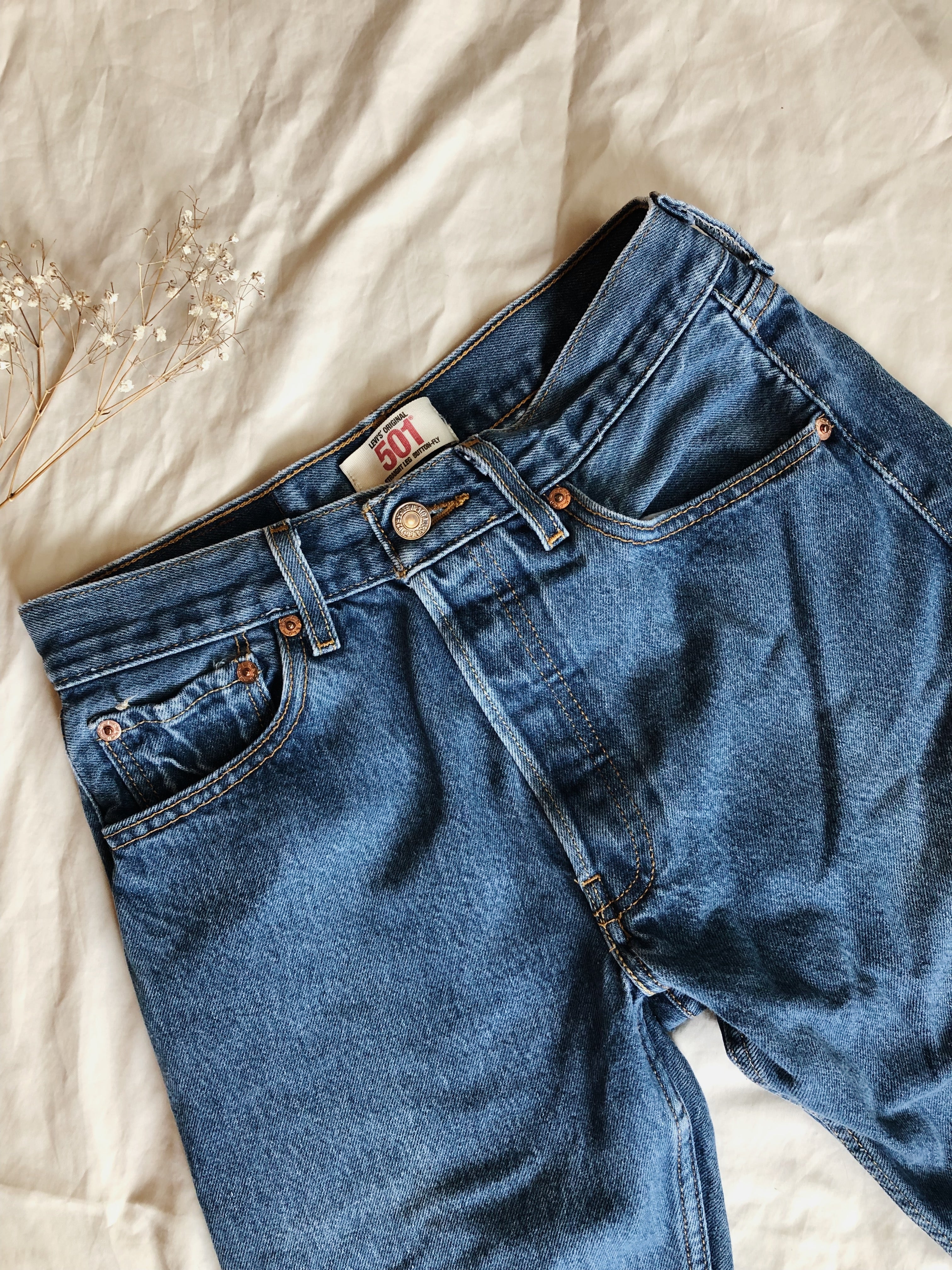Levi's 501 Button-Fly Jeans (4) – peachandpinethrift