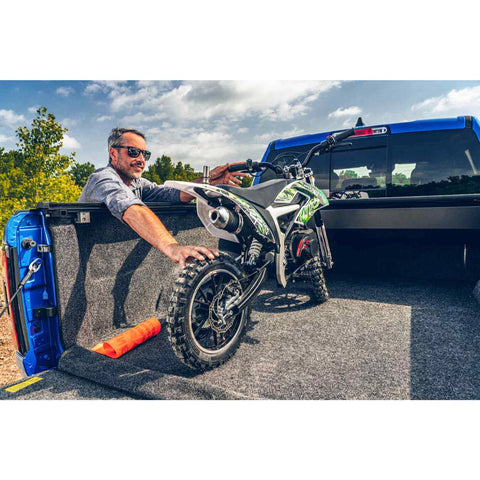 Fully retractable bed cover shows a space to easy load a bike on your truck