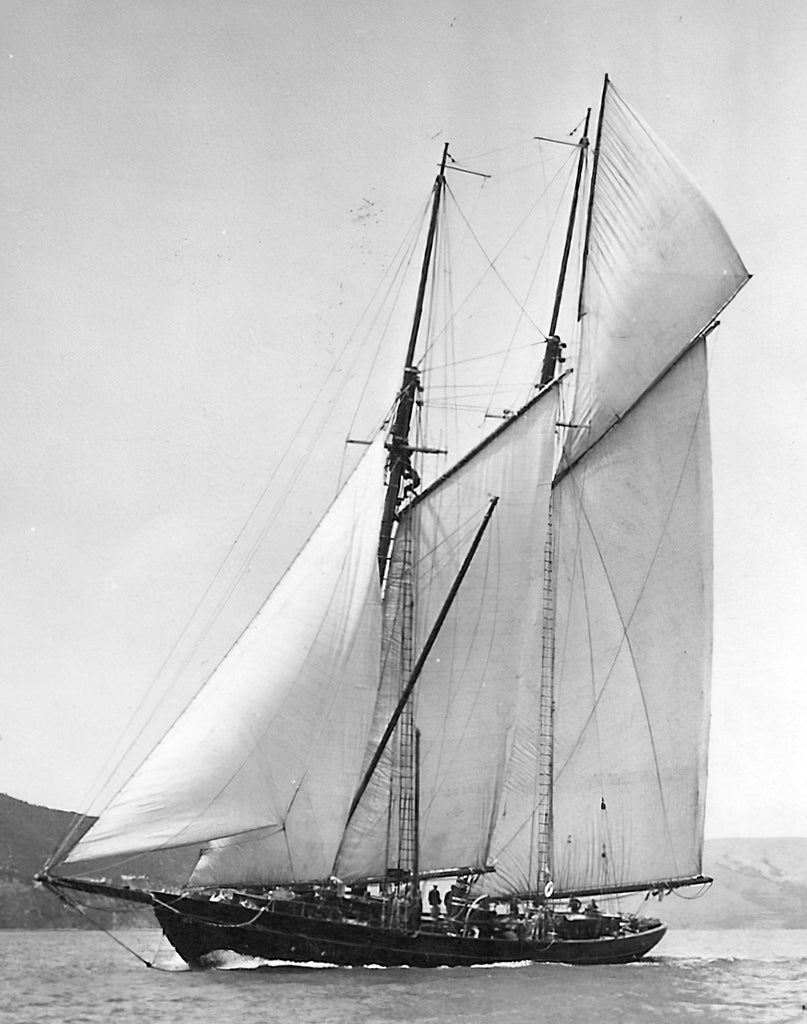 El «Zaca» navegando a todo trapo en la bahía de San Francisco en 1930