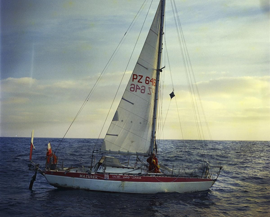 Krystyna Chojnowska-Liskiewicz a bordo de su velero Mazurek, cerca de Las Palmas, lslas Canarias, España , 24 de abril de 1978, Foto: Jan Morek / PAP