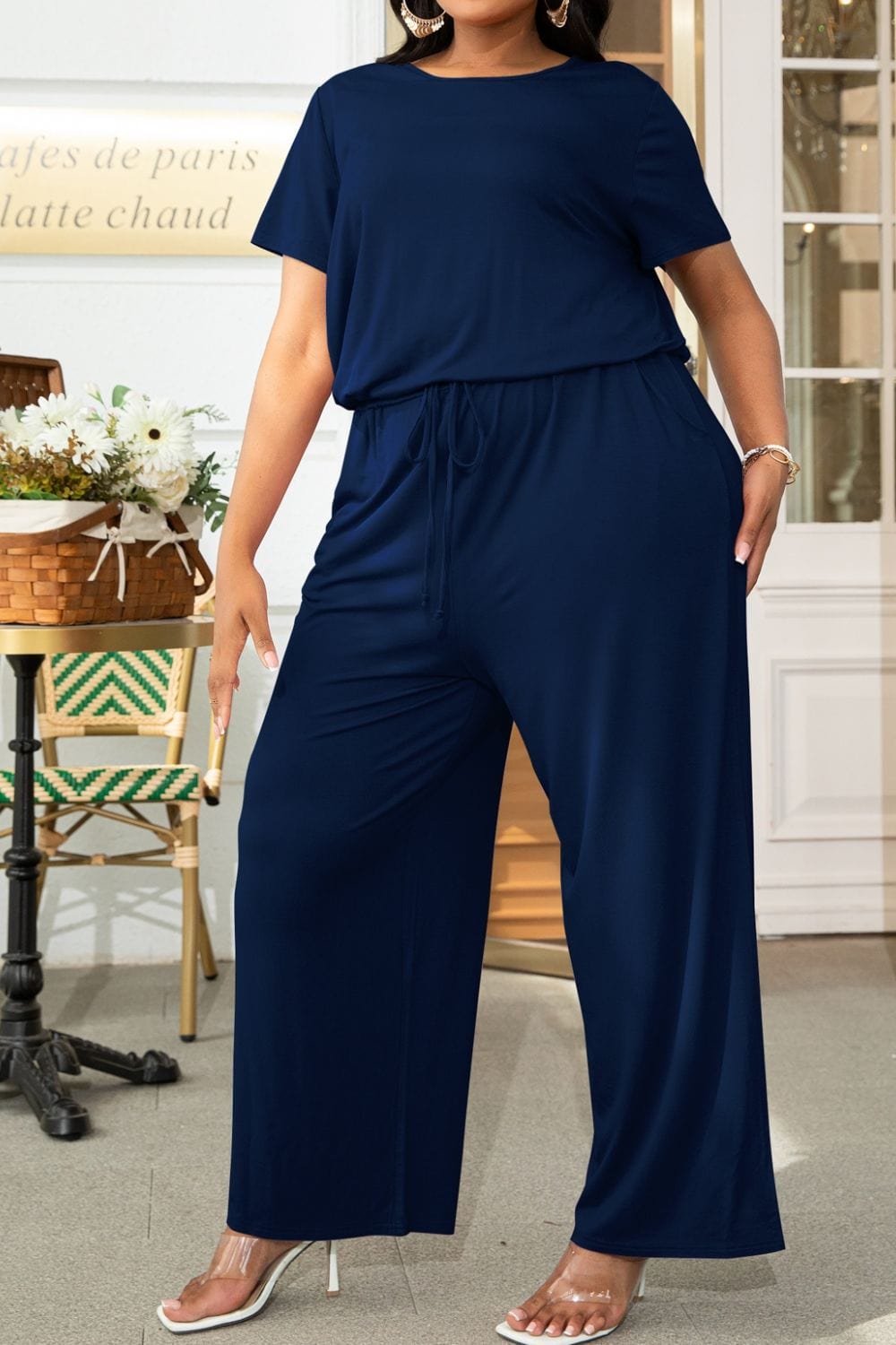 Effortless Chic: Plus Size Drawstring Waist Short Sleeve Jumpsuit - Comfortable Style for Confident Curves