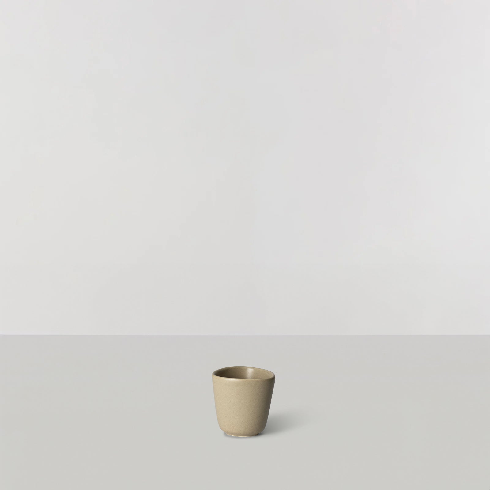 Se Signature Cup, Espresso - Soft sand hos Ro Collection