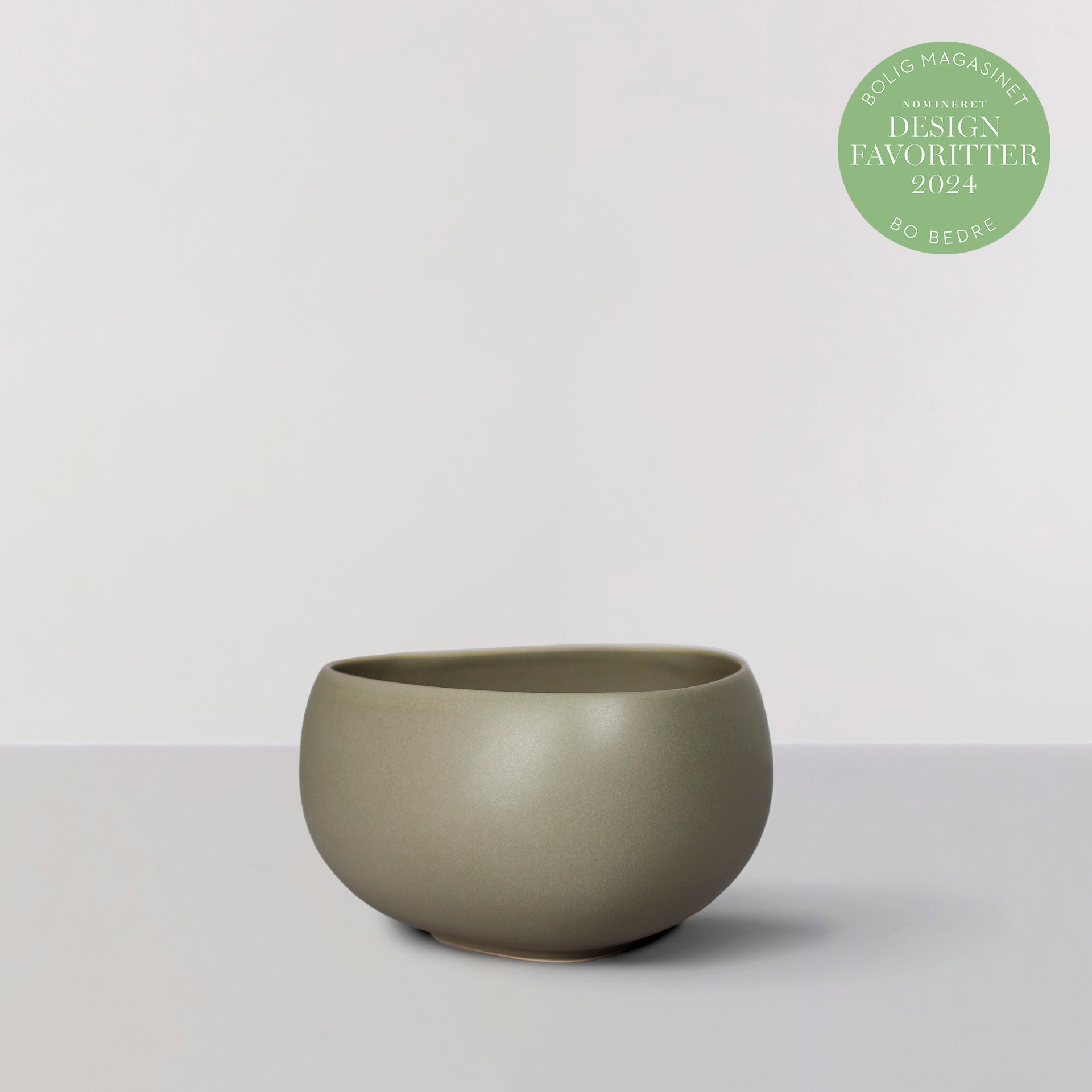 Se Signature Bowl, Large - Pale green hos Ro Collection