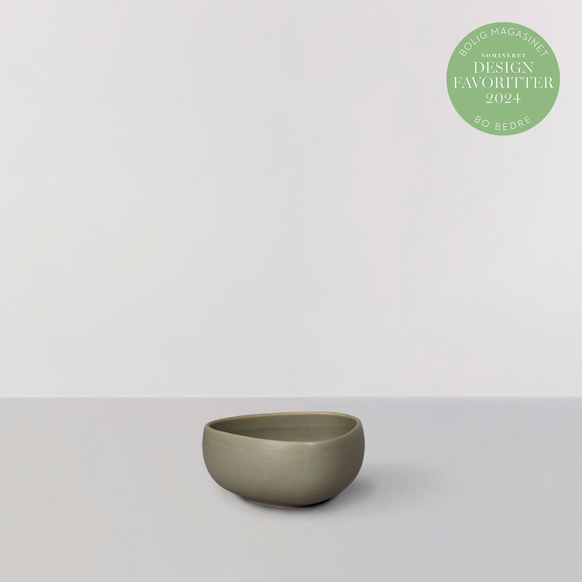 Se Signature Bowl, Small - Pale Green hos Ro Collection