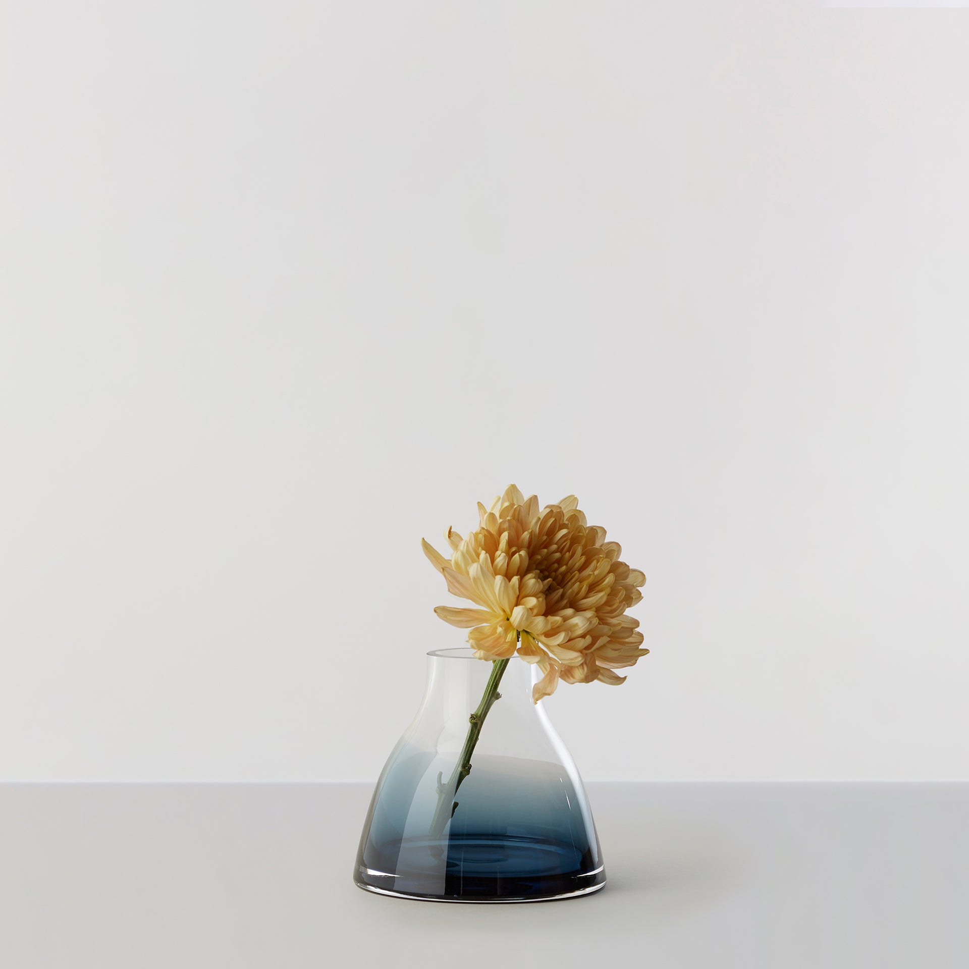 Billede af Flower Vase no. 1 - Indigo blue
