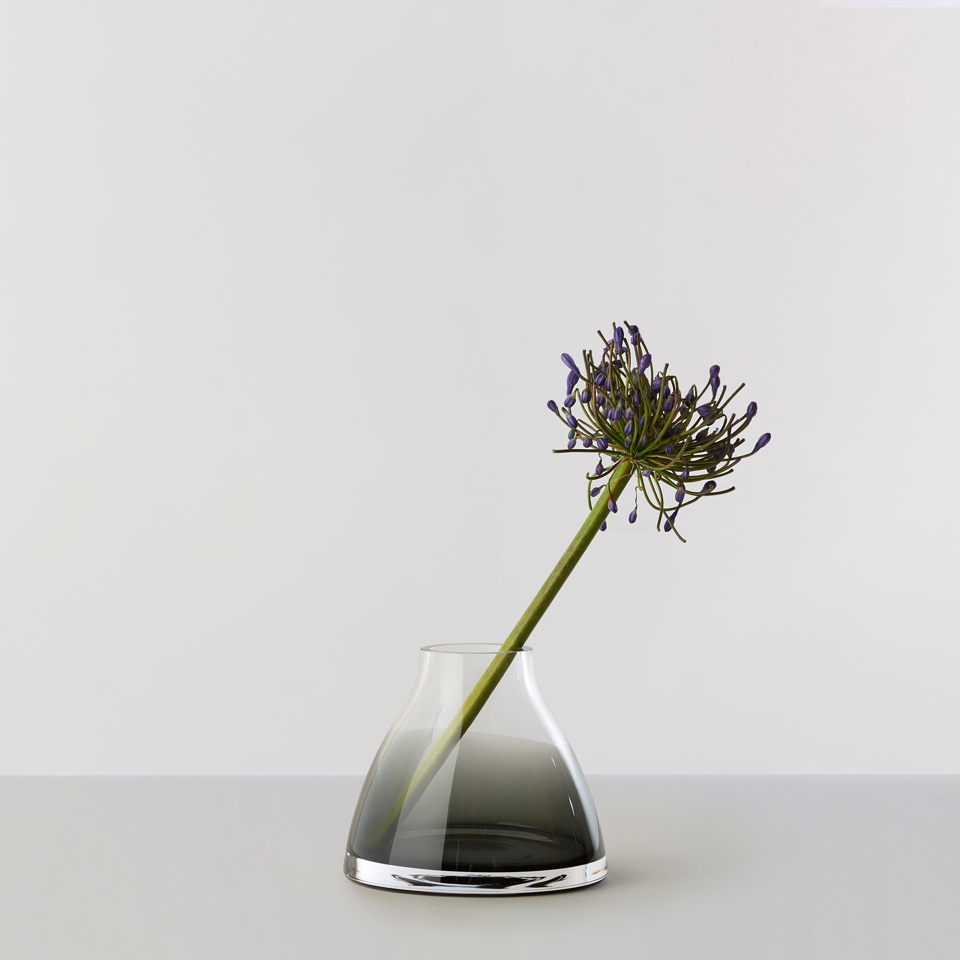 Billede af Flower Vase no. 1 - Smoked grey