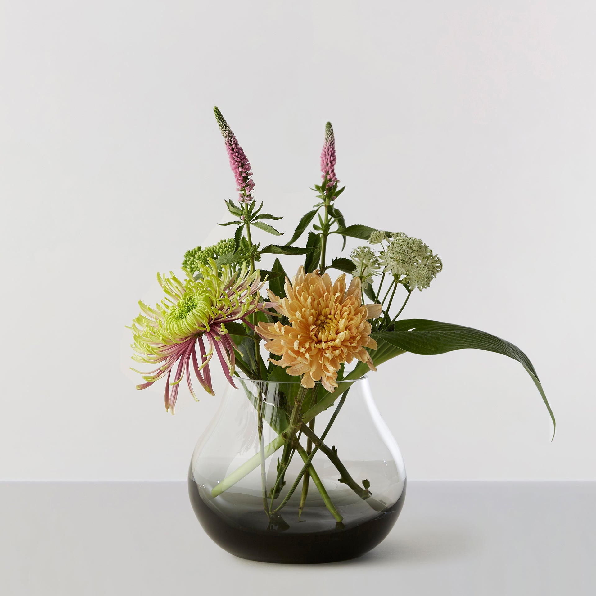 Billede af Flower Vase no. 23 - Smoked grey