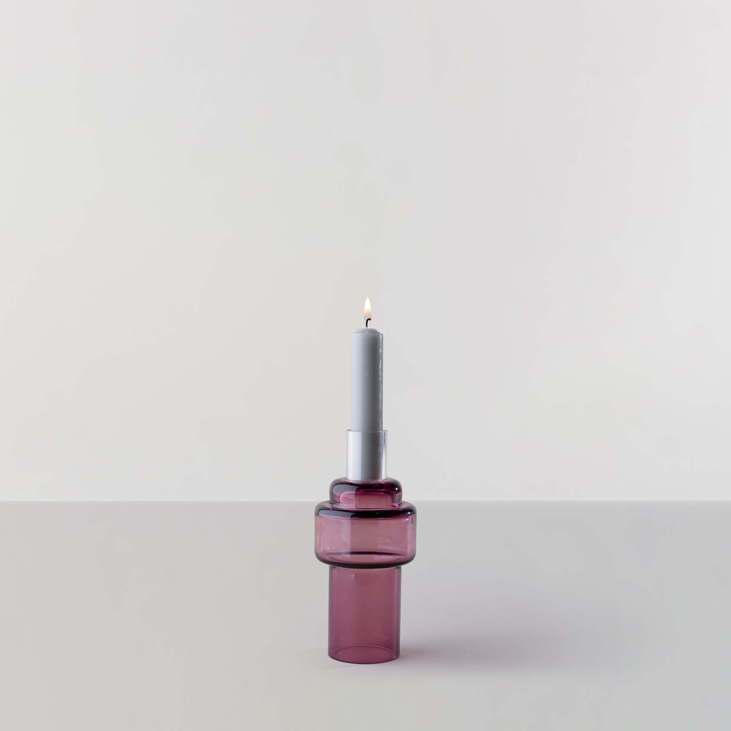 Se Glass Candlestick no. 55 - Heather hos Ro Collection