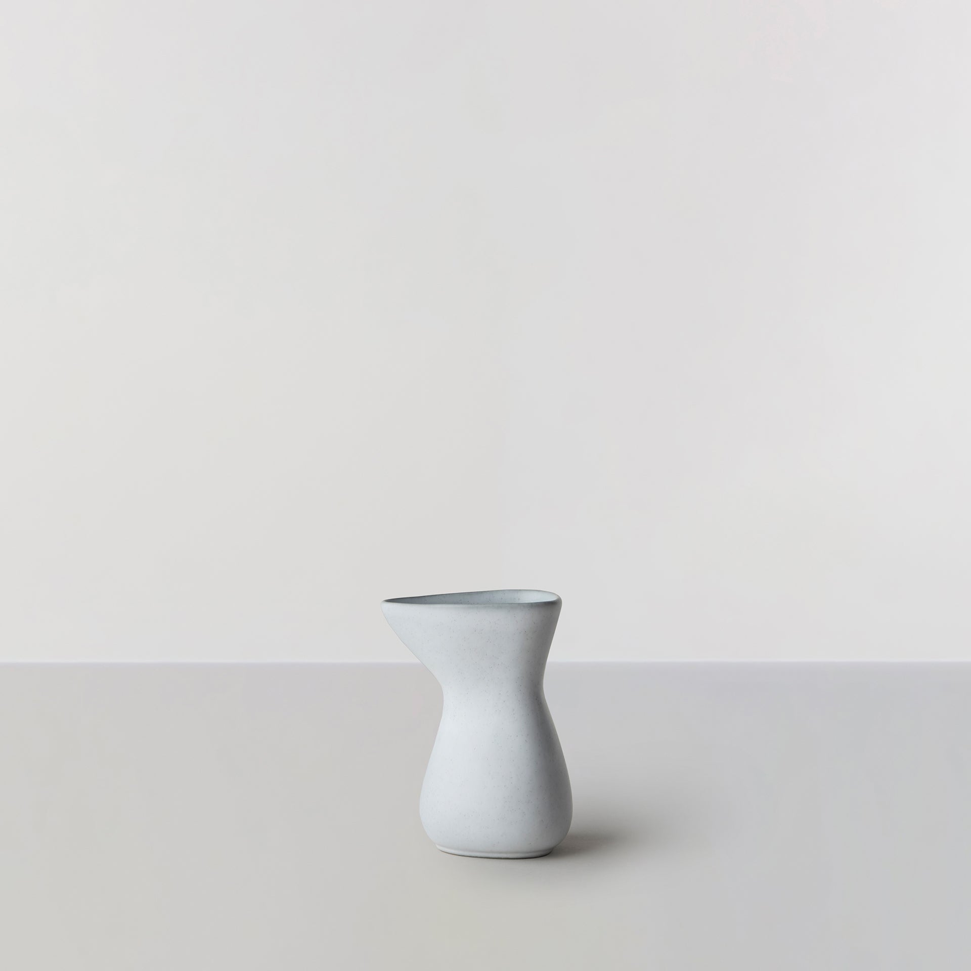 Billede af Jug no. 57 - Small, Ash grey