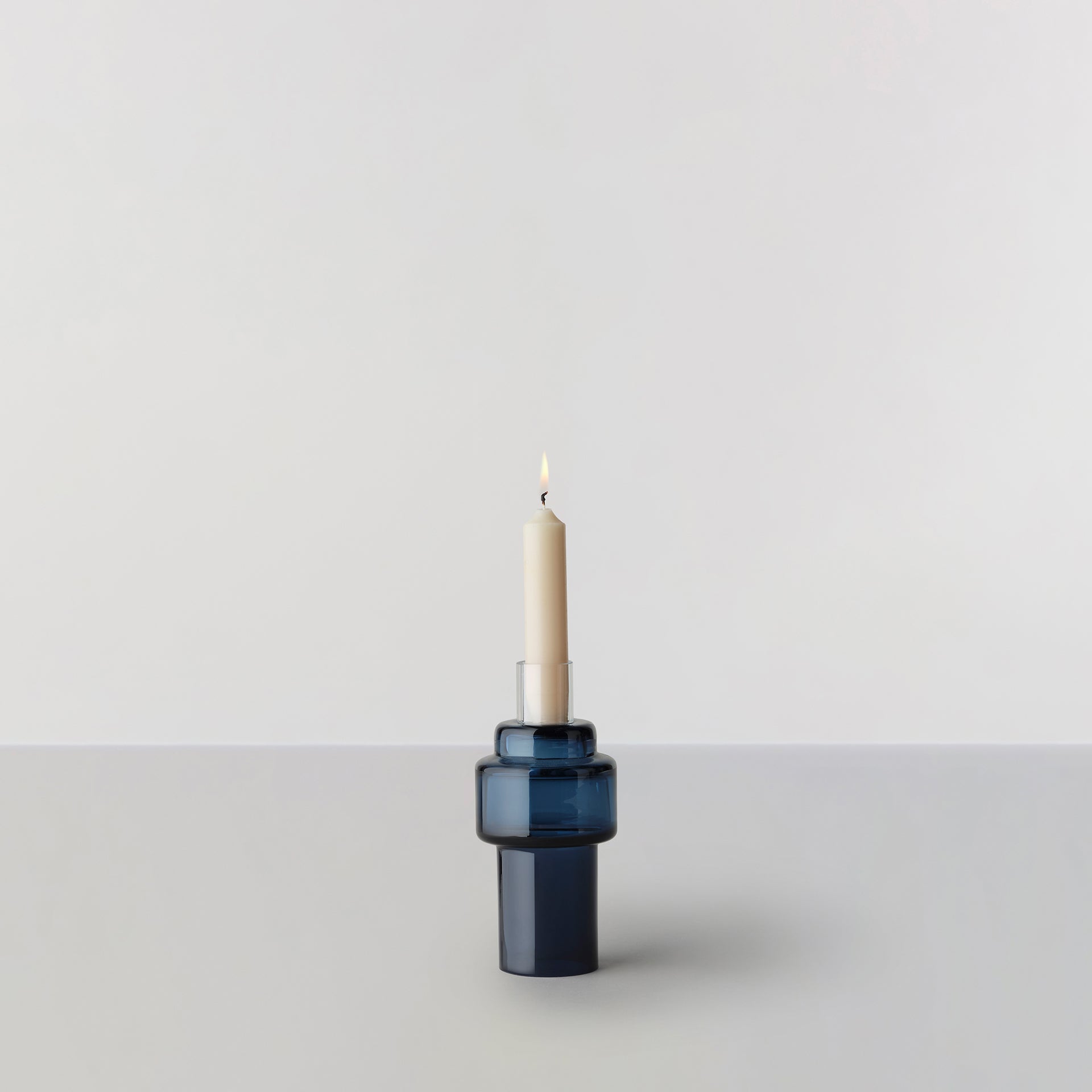 Billede af Glass Candlestick no. 55 - Indigo blue