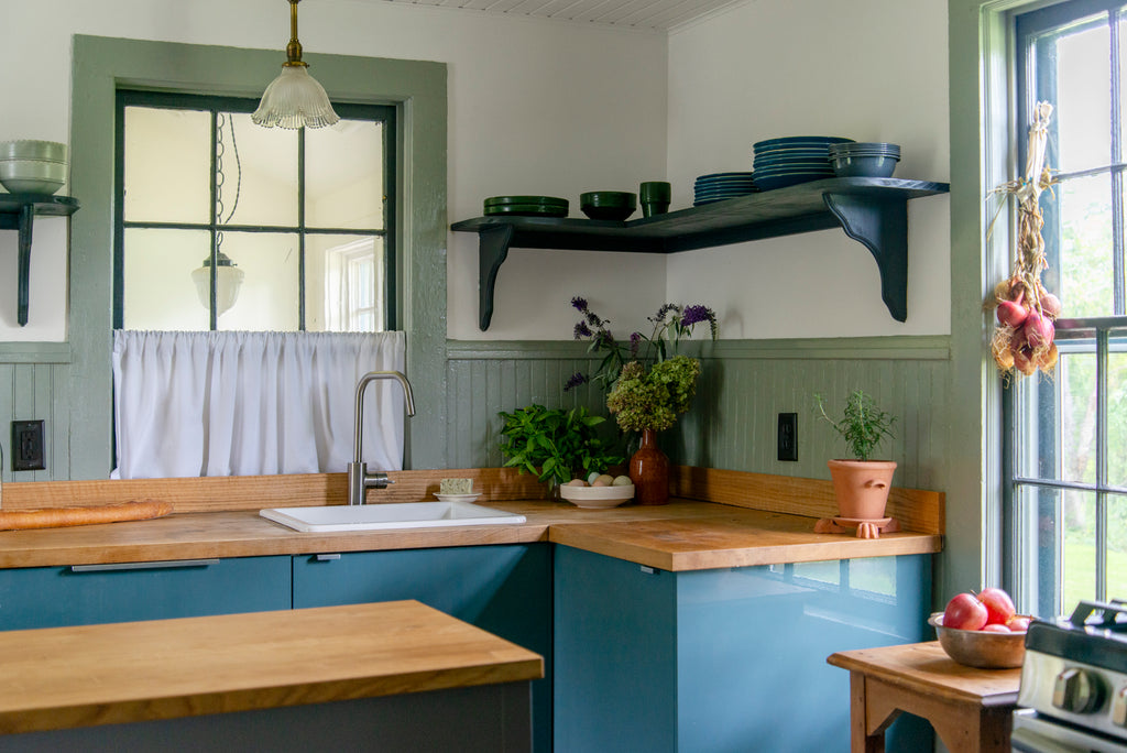 country kitchen with Palatine Collection tableware on open shelving