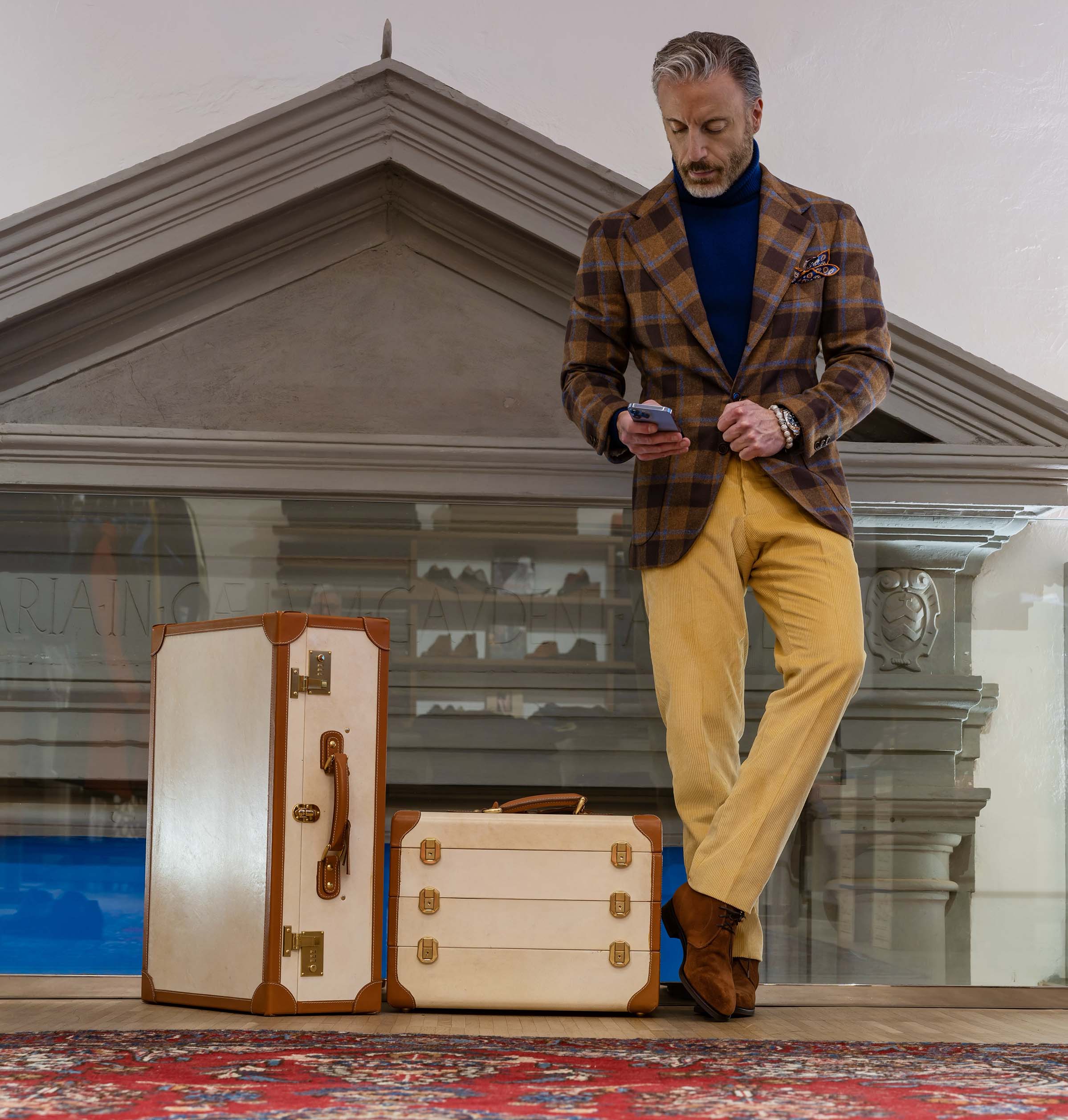 Worn in the shot: Brown Suede Chukka Boots, Art. E7000V1, Yellow Cotton Velvet Trousers, Art,SV3039 and Brown Plaid Wool Unstructured Jacket, Art. SV2083
