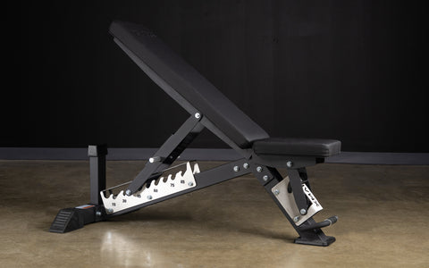 Adjustable Bench in incline position