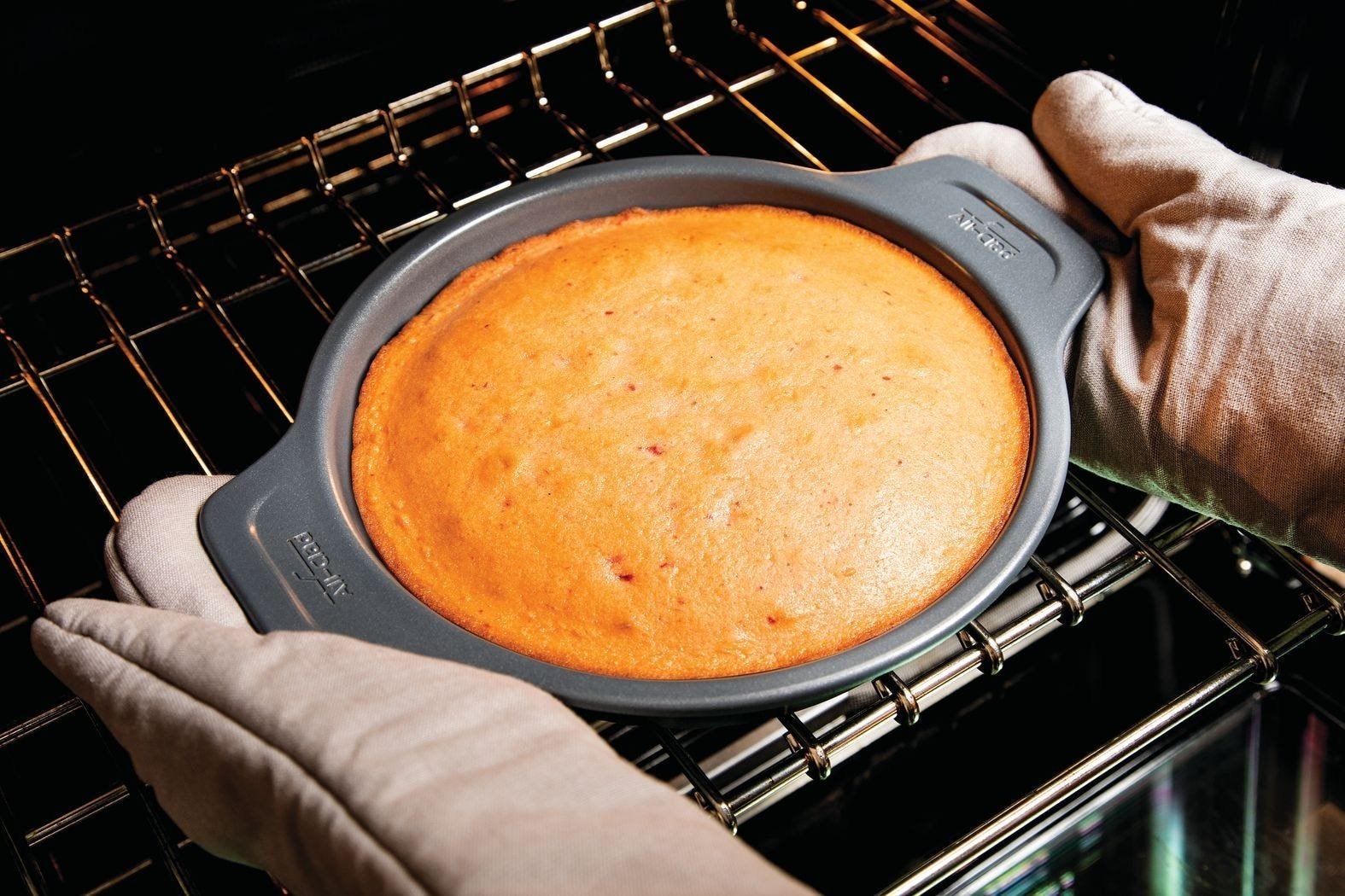 All-Clad - Pro-Release Non-Stick Round Cake Pan - J2579664