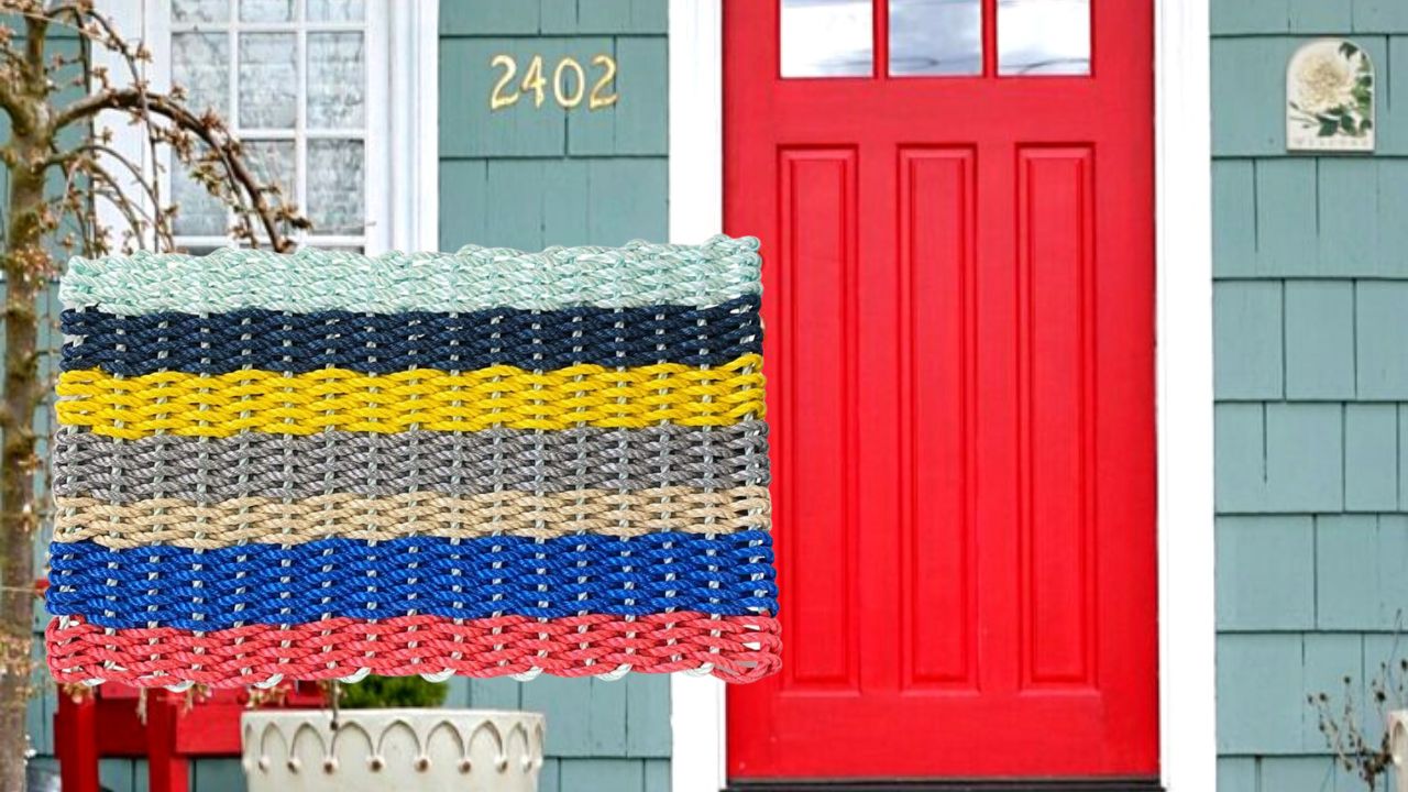 https://cdn.shopify.com/s/files/1/0709/2132/2805/t/5/assets/find-the-best-outdoor-doormat-in-3-easy-steps-beachy-doormat-1678091345002.jpg?v=1678091346