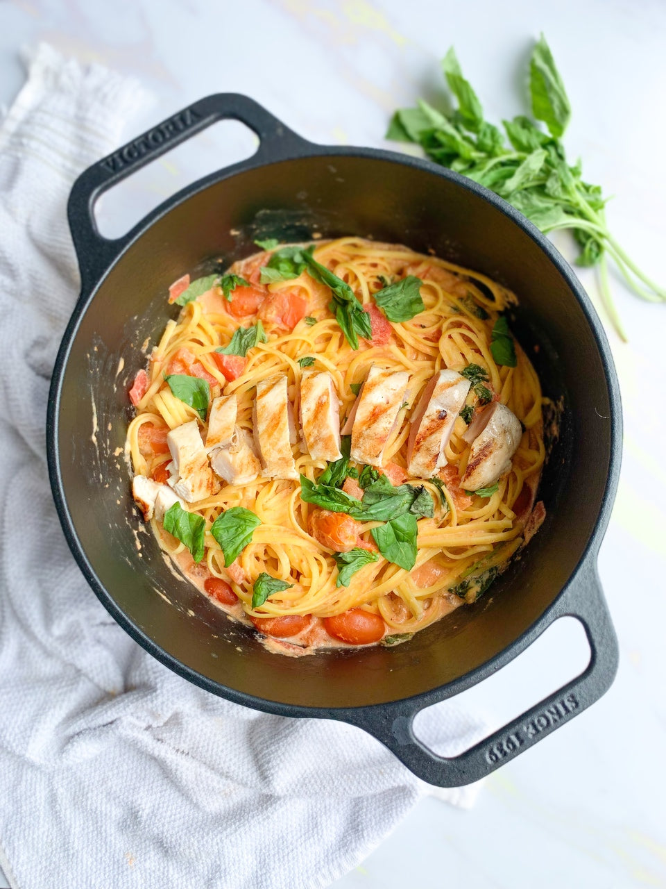 Spaguetti al teléfono con pollo parrillado– Victoria MU MECANICOS UNIDOS SAS