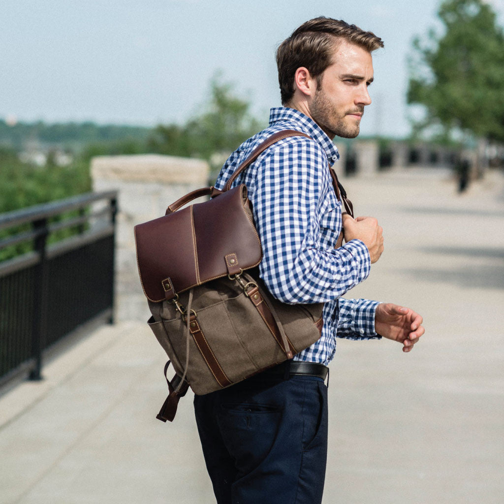 boconi bryant messenger bag