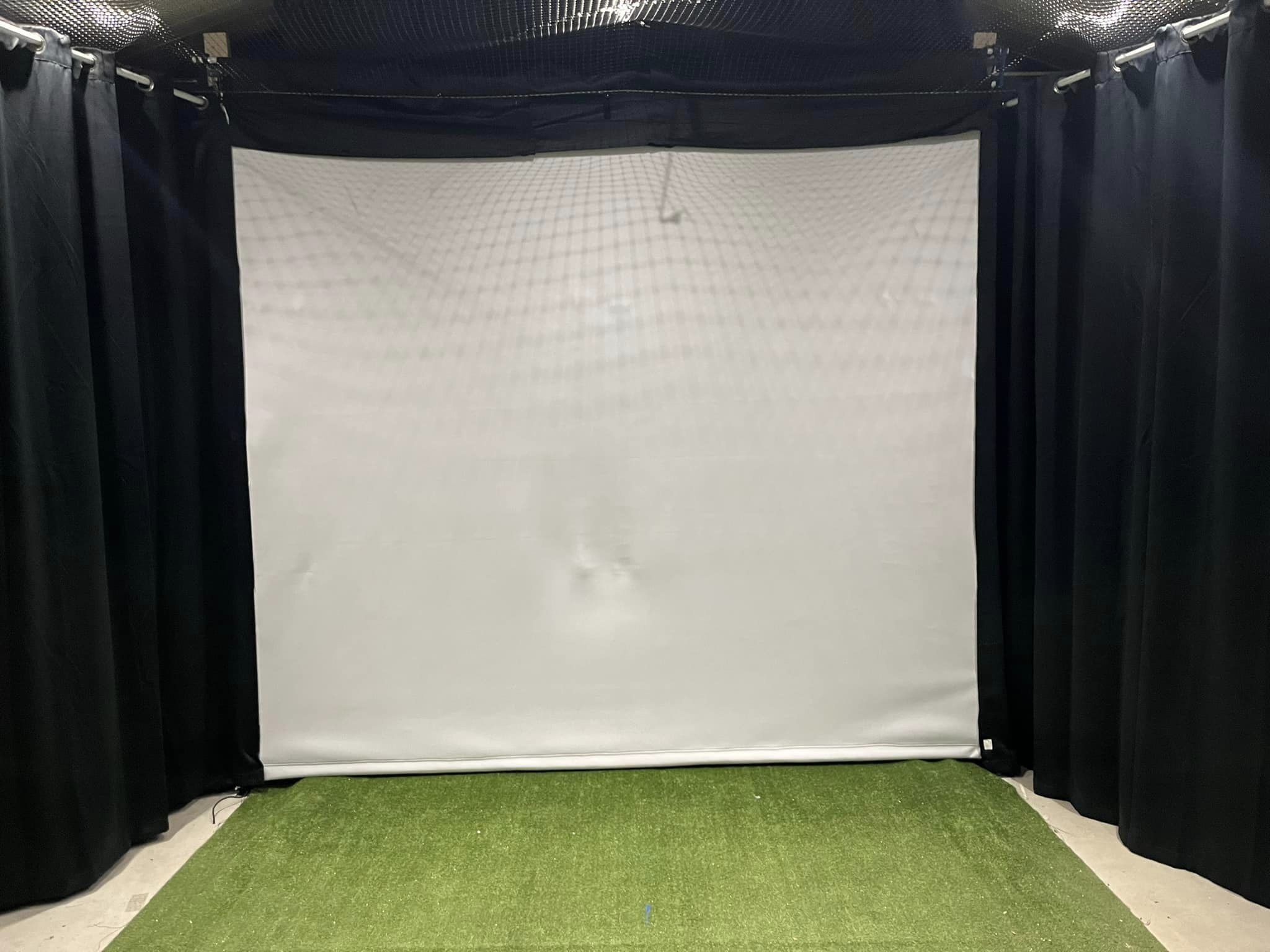 HiQ Golf Simulator Screen White