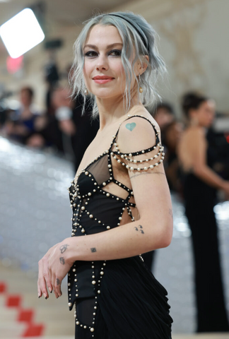 Get Phoebe Bridgers's Black French Manicure look with Nailfitt's Carla Press-On Nails