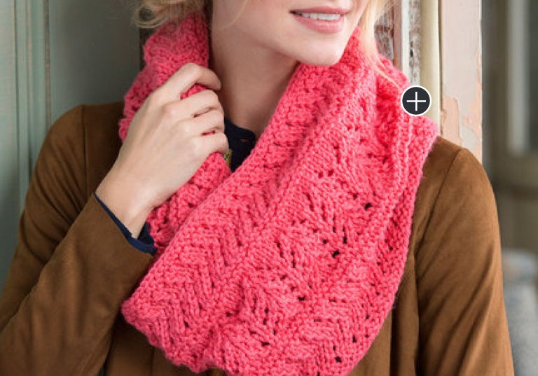 Easy Covet This Lacy Knit Cowl