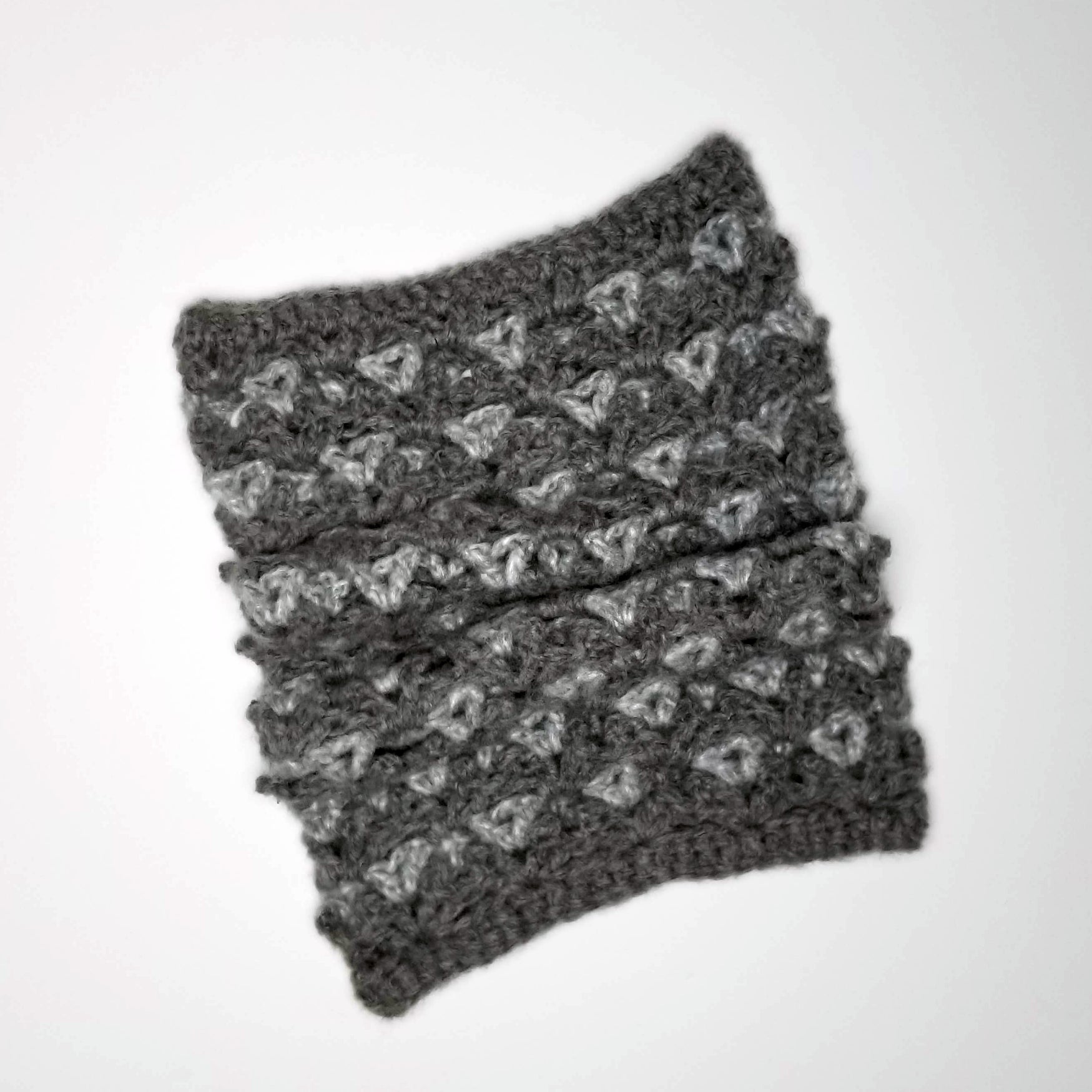 Patons Norse Modern Picots Cowl in color gray and black