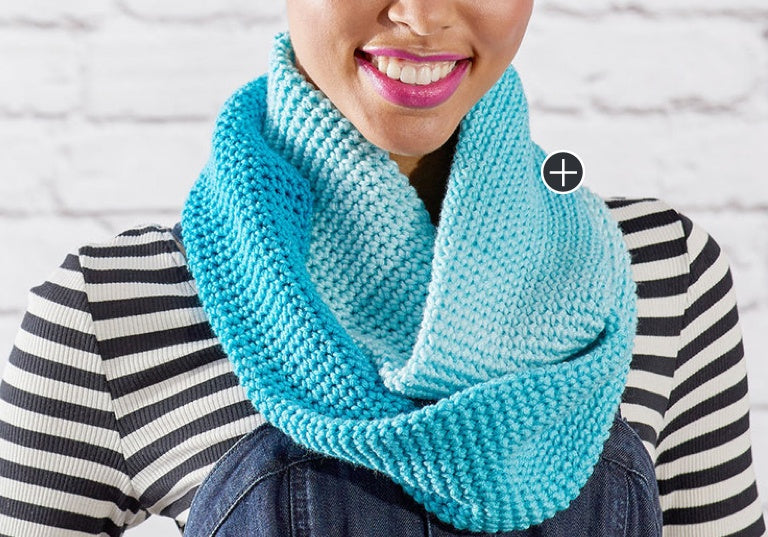 Easy Ombre Crochet Cowl