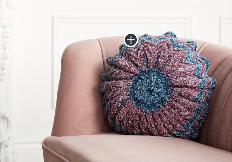Easy Crochet Pleated Pillow