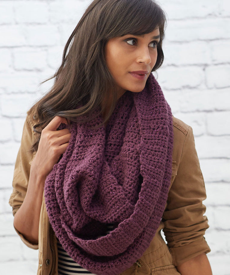 Supersized Chic Cowl Free Crochet Pattern LM5846