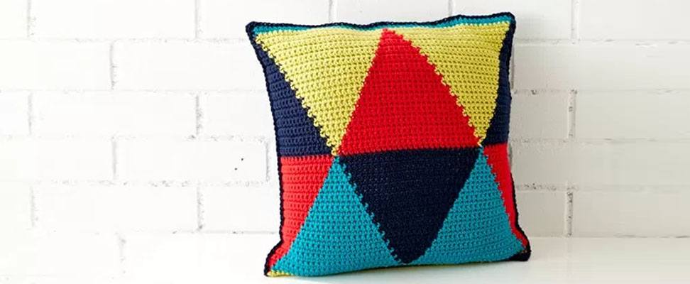 Bold Angles Pillow in Bernat Super Value yarn