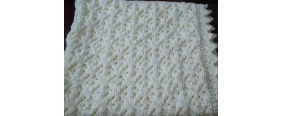Shandeh's Cushy Lace Wrap in Patons Beehive Baby Chunky yarn