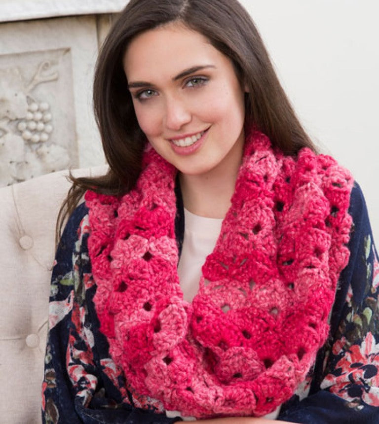 Easy Blushing Shells Crochet Cowl