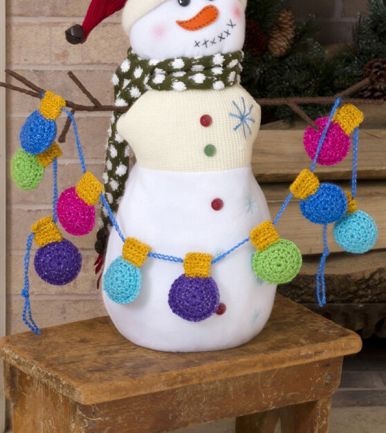 Easy Crochet Holiday Light Bulb Garland