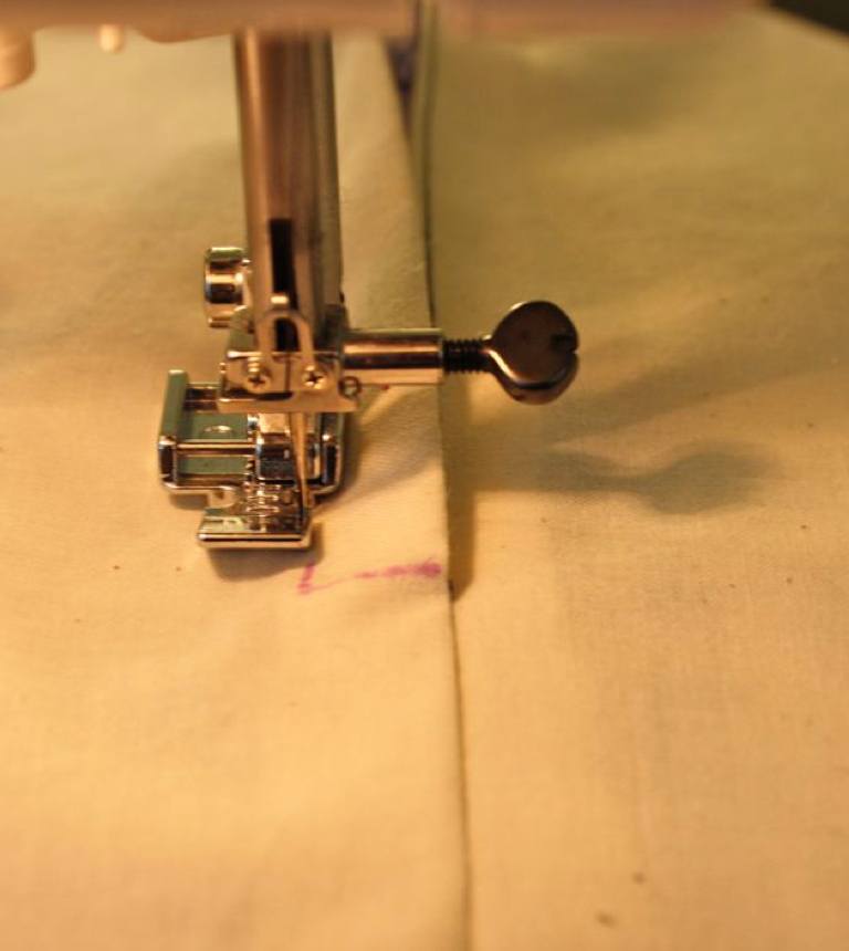 Sewing a Lapped Zipper in a Skirt