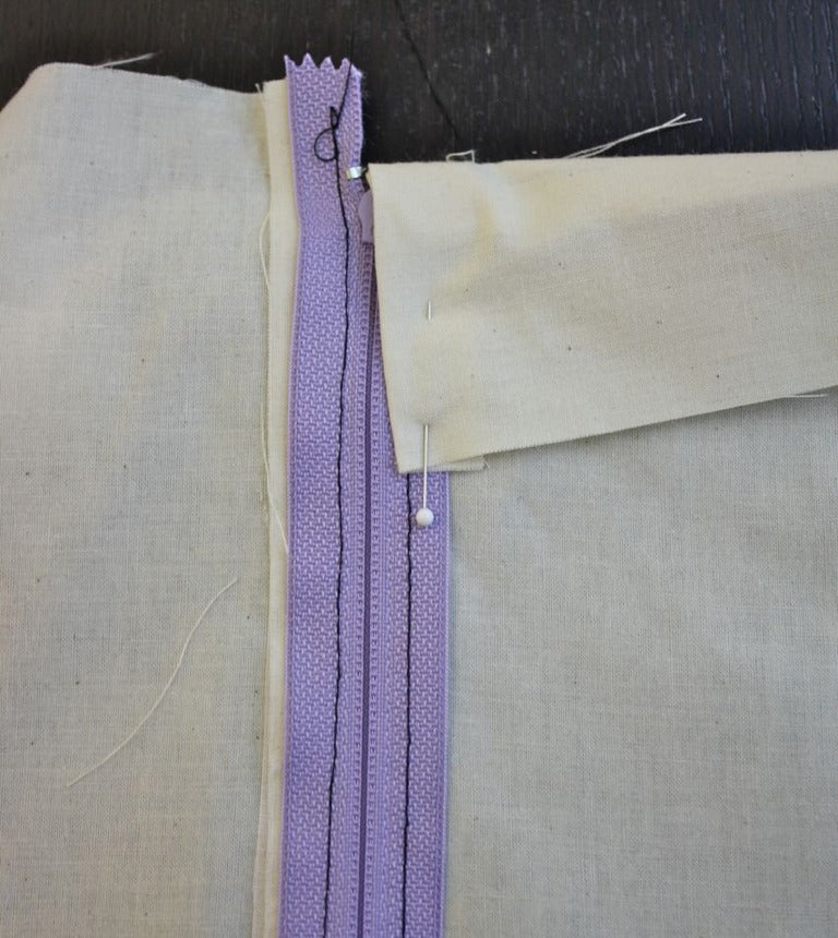 Sewing a Lapped Zipper in a Skirt